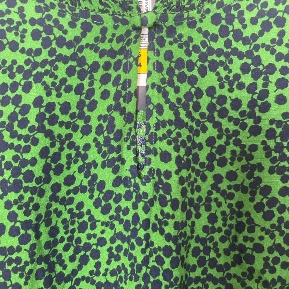 Green Long Sleeve Printed Peplum Top - Picture 4 of 14